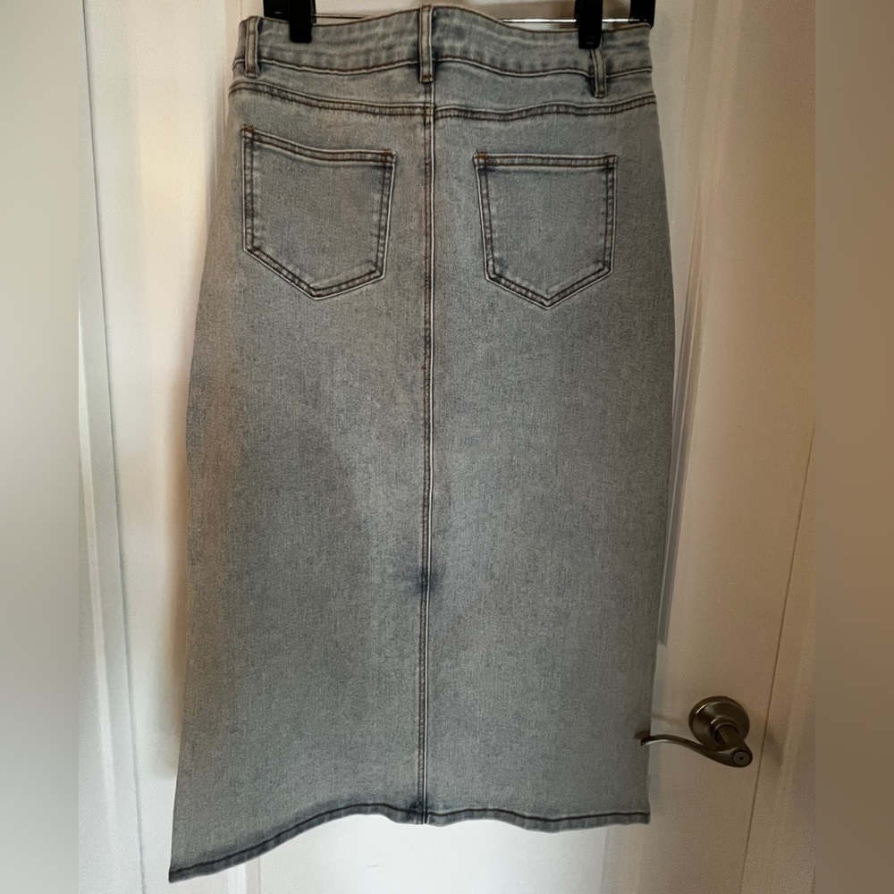 NWT Cute Rhinestone Denim Skirt, Size Medium - Picture 3 of 5